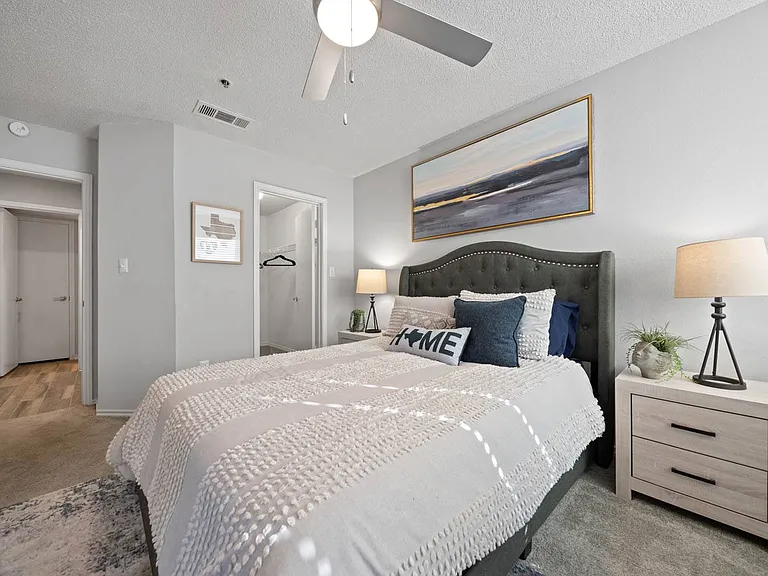 Somerset Apartments — Photo 6