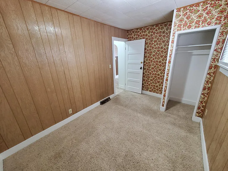 126 S Bernard St — Photo 13