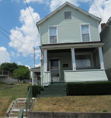 Relax on large front porch!