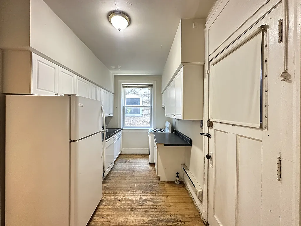 Building Photo - 329 Kedzie Ave #3