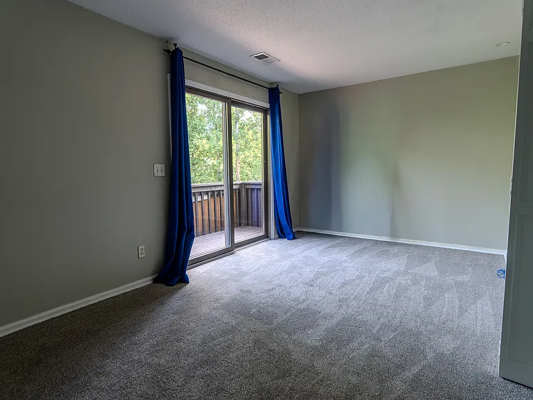 256 Greenbay Rd — Photo 13