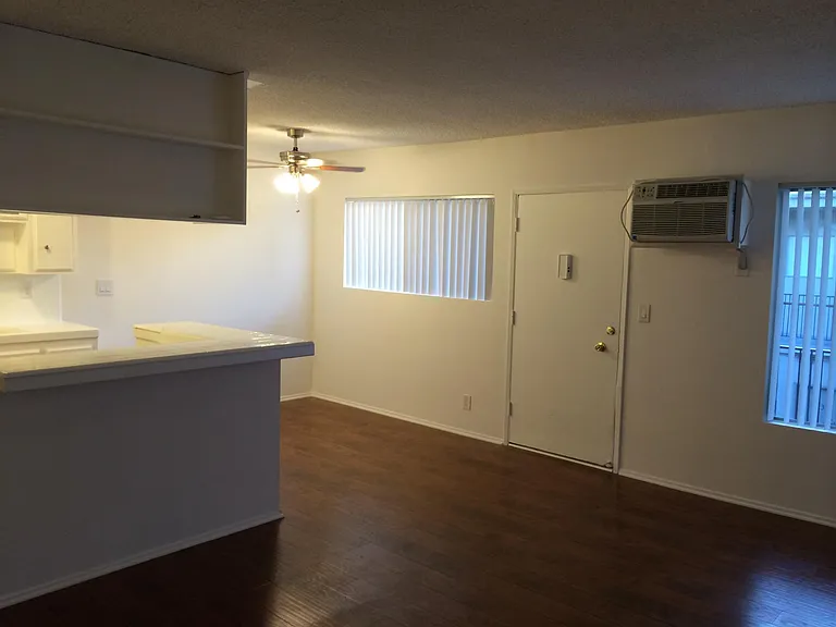 13855 Burbank Blvd #3 — Photo 6