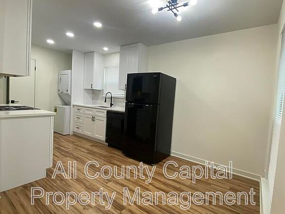 3rd image of 3438 Willowrun Dr APT B