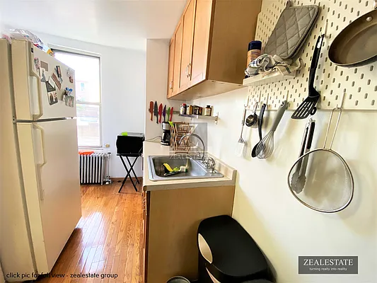 Rented by ZealEstate Group Inc | media 15