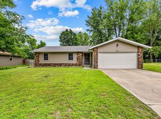 3748 S Hillcrest Avenue, Springfield, MO 65807