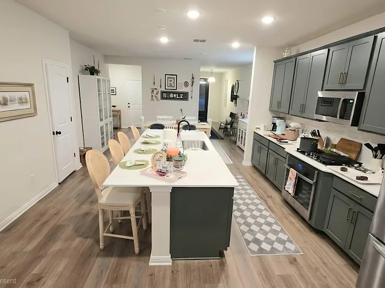 221 Travis Ln — Photo 9