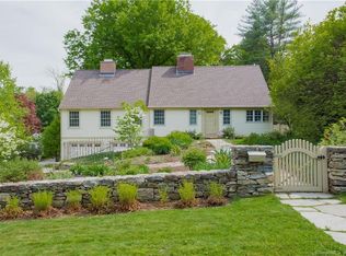 19 Walker Ln, West Hartford, CT 06117