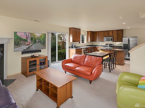 4th image of 10428 24th St SE