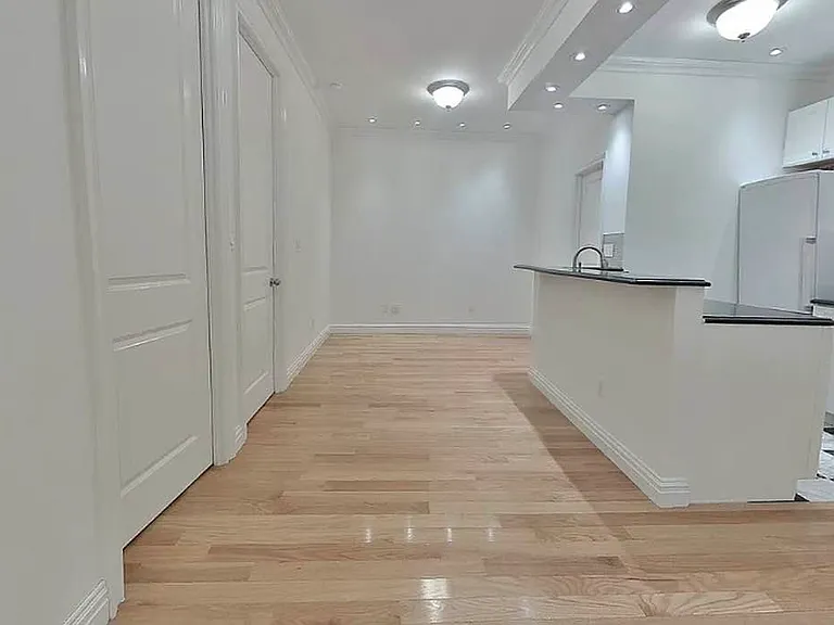 1640 York Ave #4B — Photo 2