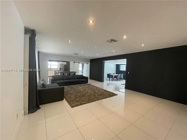 2115 Alamanda Dr #2115 — Photo 7