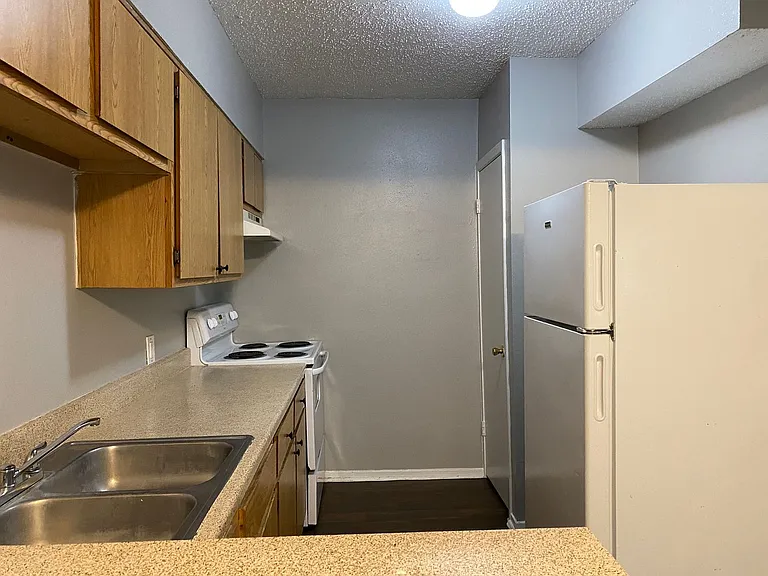 322 Recoleta Rd #201 — Photo 2