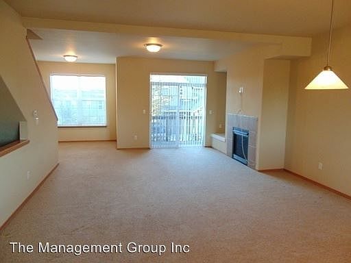 1st image of 9906 NE 28th Pl
