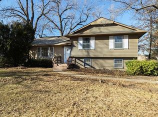 430 NW 48th Ter, Topeka, KS 66617