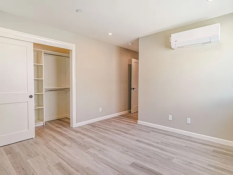 5261 Harmony Ave — Photo 30