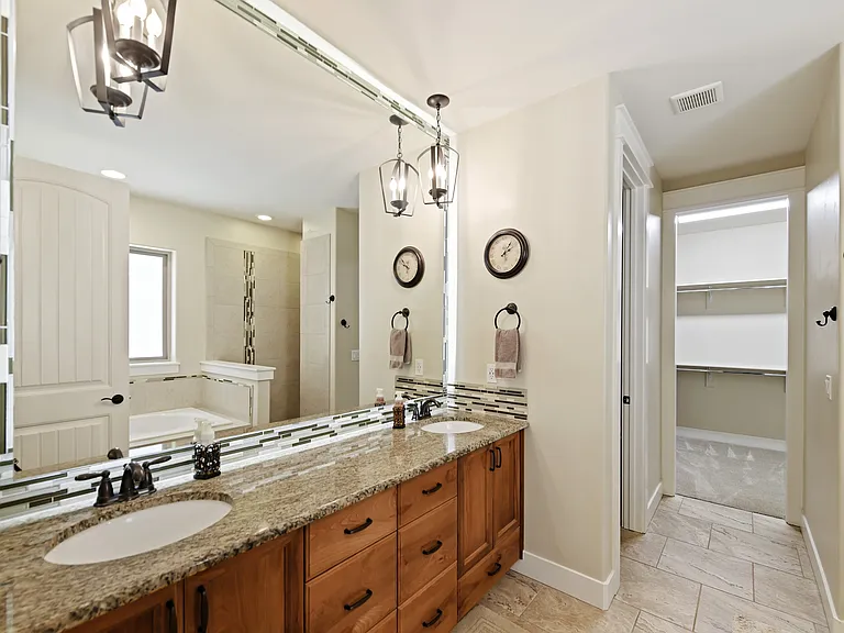 296 E Grove Creek Ln — Photo 6