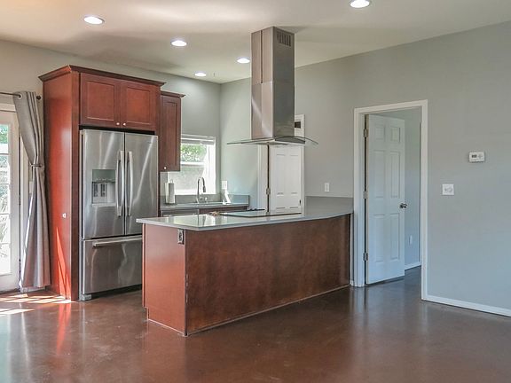 5th image of 119 Cedar Ln #B
