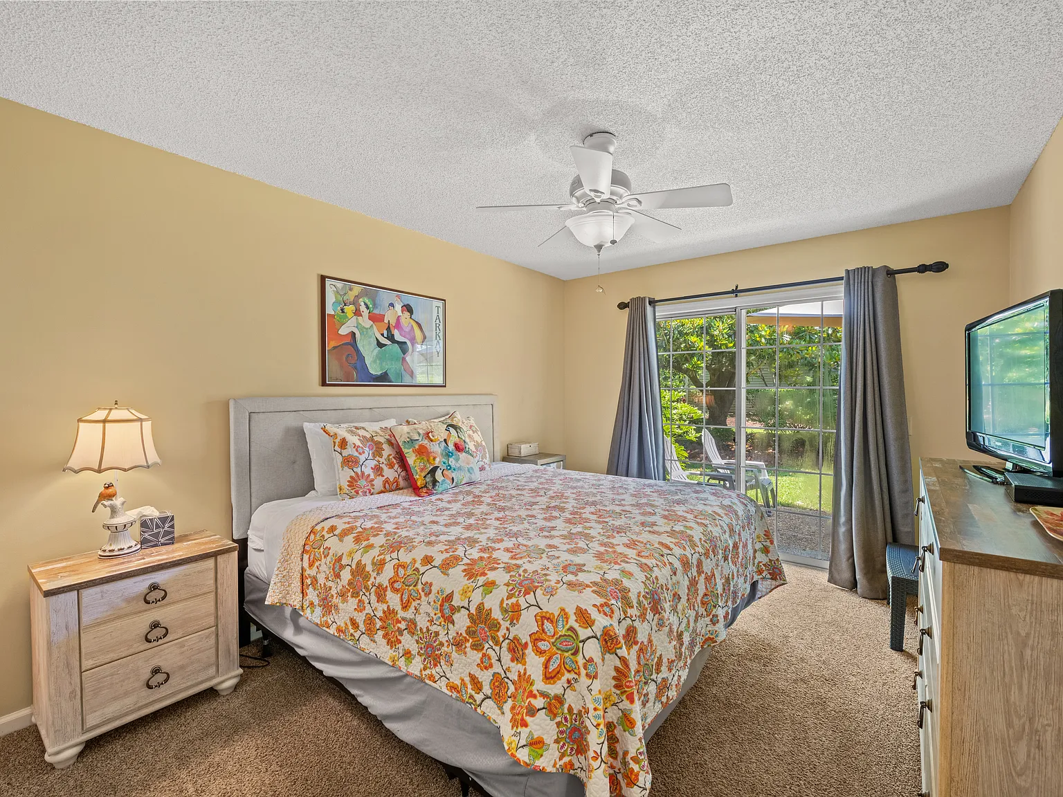 2 bed, 1350 sqft, $2,300 — Photo 2