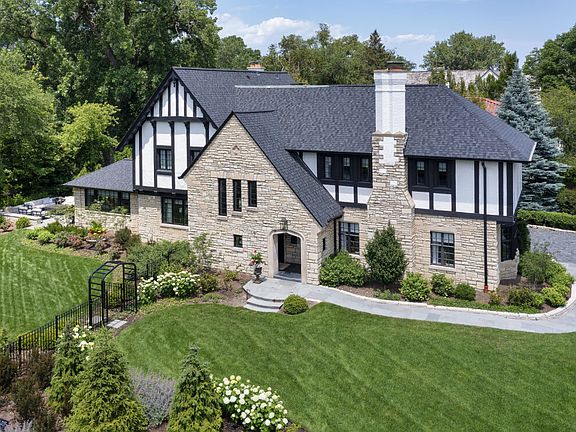 2nd image of 405 Sheridan Rd