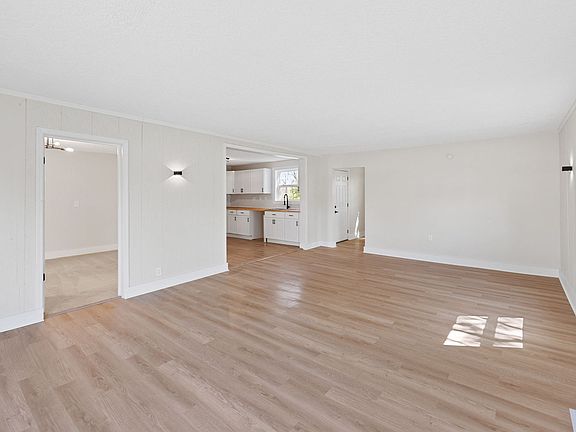 4th image of 10306 Easum Rd