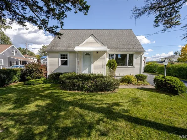 125 Broezel Ave, Lancaster, NY 14086