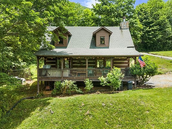 2nd image of 122 Cedar Cove Lane