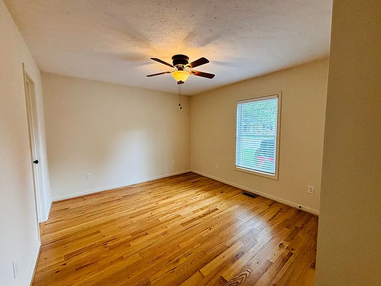 812 Glade Rd — Photo 8
