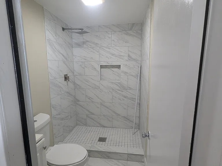 1806 Bayside St — Photo 9