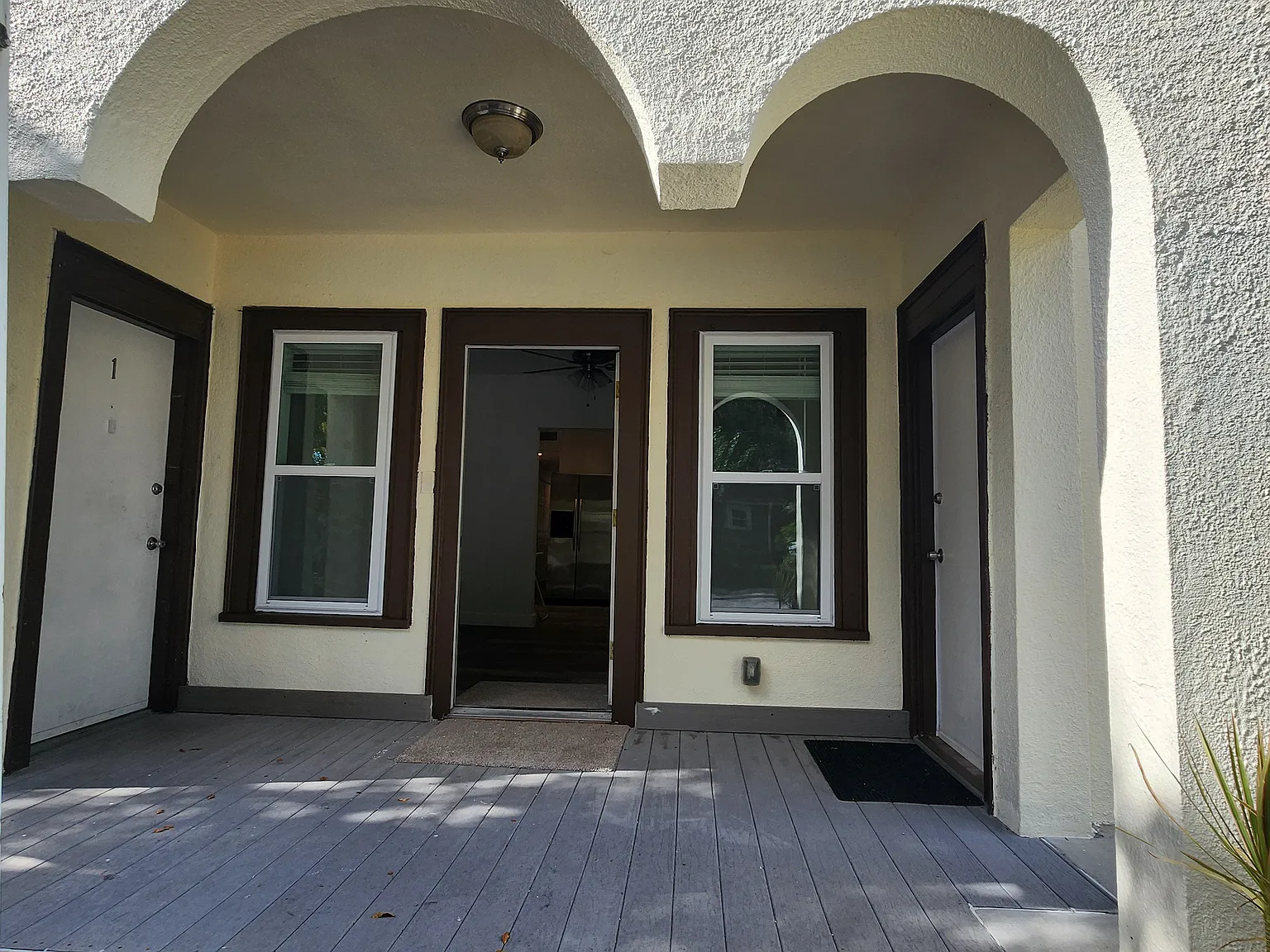 2 bed, 700 sqft, $1,800 — Photo 1
