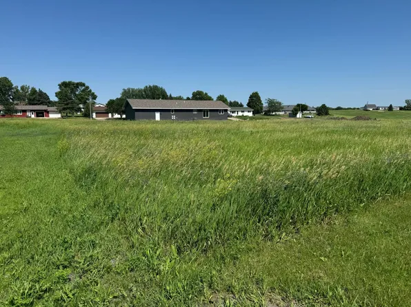 Elmwood Dr, Sisseton, SD 57262