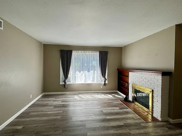 2614 Aramon Dr — Photo 14