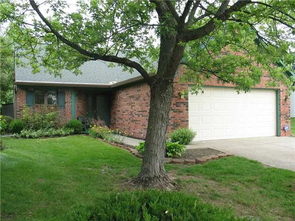 10112 E Park Royale Dr, Indianapolis, IN 46229
