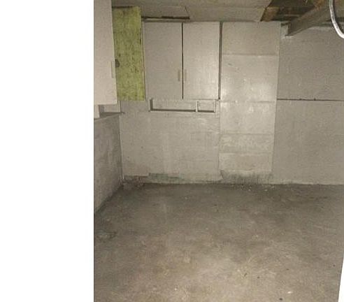 4th image of 3350 Sackett Ave