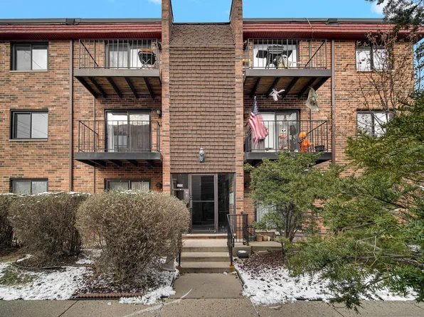 1773 W Algonquin Rd APT 2A, Mount Prospect, IL 60056