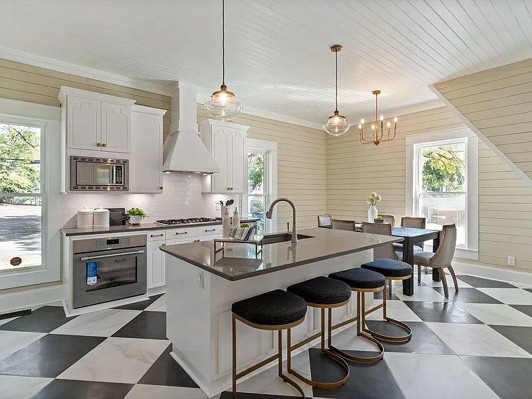 402 S Chester St — Photo 19