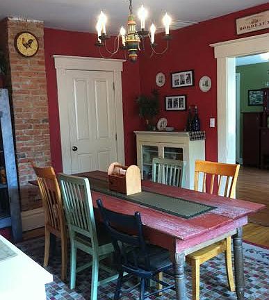 5th image of 419 W Maple St