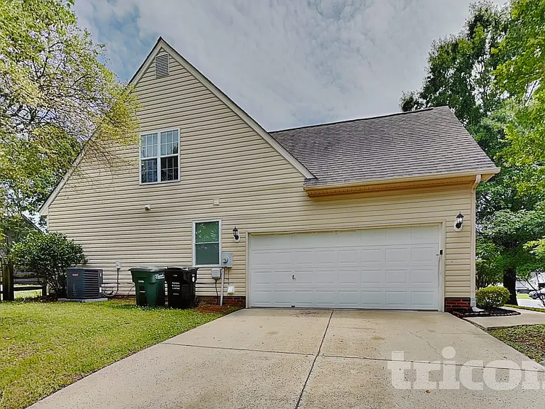 3651 Stonefield St — Photo 18