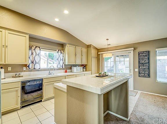 4th image of 15682 Prestancia Ct