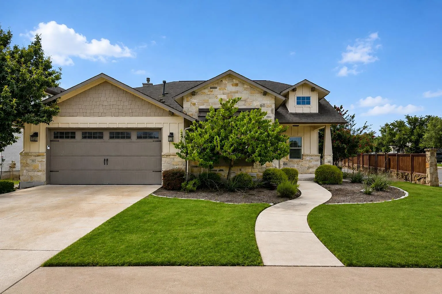 3 bed, 2.5 bath, 2579 sqft, $2,850 — Photo 2
