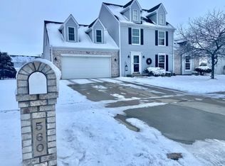 560 Knolls St W, Dekalb, IL 60115