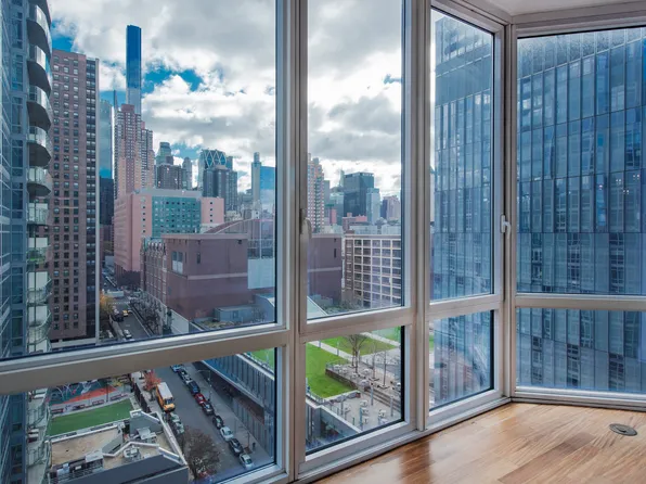 10 West End Avenue image 7 of 10