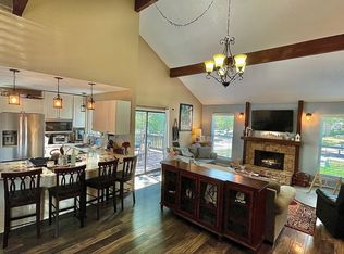 10789 Oakmont St, Overland Park, KS 66210