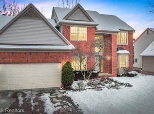 29267 Sunridge, Farmington Hills, MI 48334
