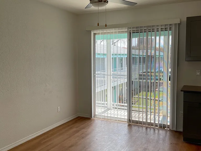 Tara Apartments — Photo 39
