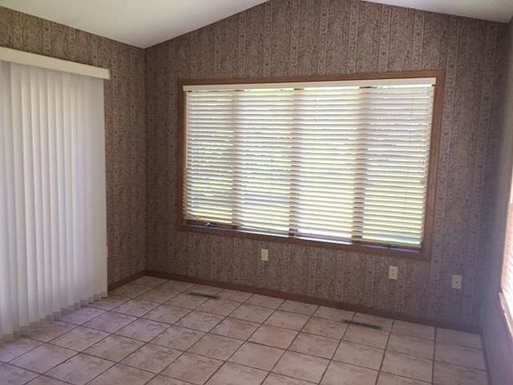 5th image of 3586 Meadow Dr