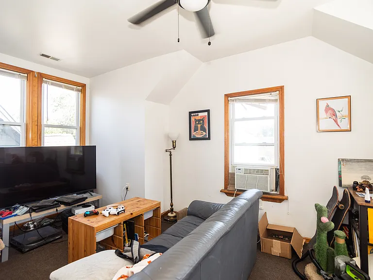 2906 W McLean Ave #3 — Photo 2