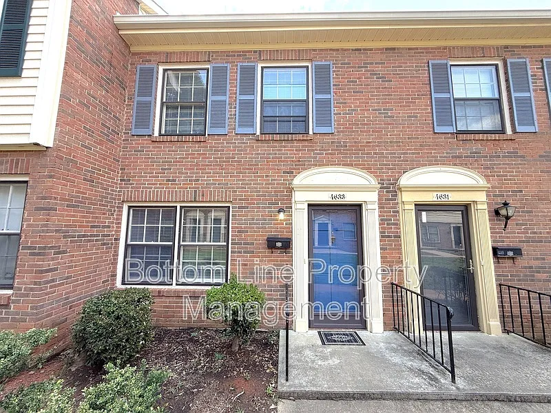 4633 Old Lantern Way