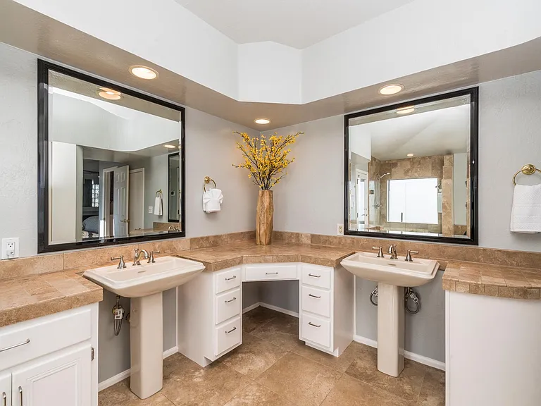 15709 E Greystone Dr — Photo 23