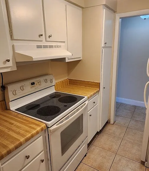 310 Taylor Ave #C19 — Photo 17