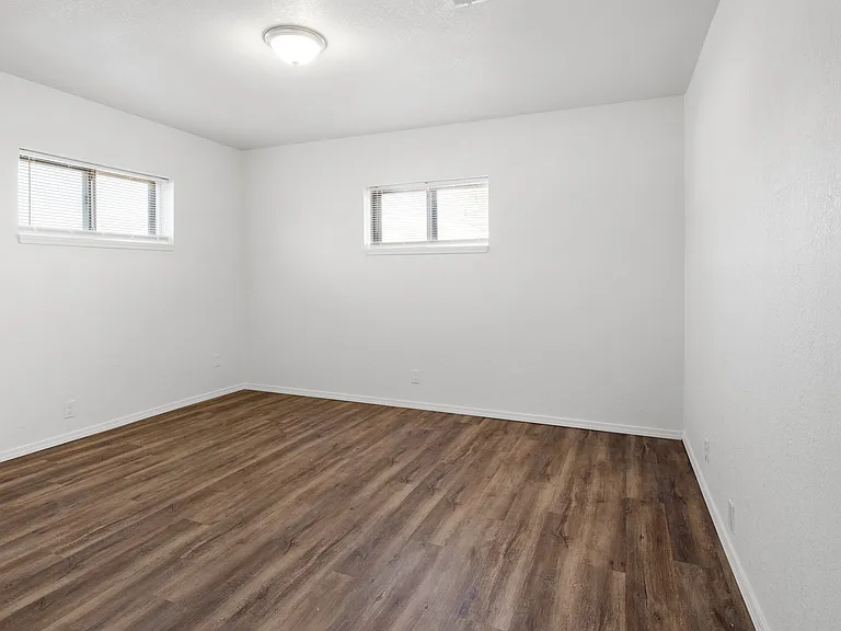 607 W Wisconsin Ave — Photo 14