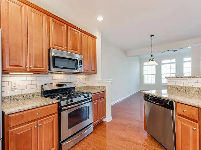 4015 Fenworth Ct — Photo 11